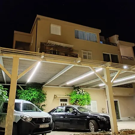 Kike Apartment *