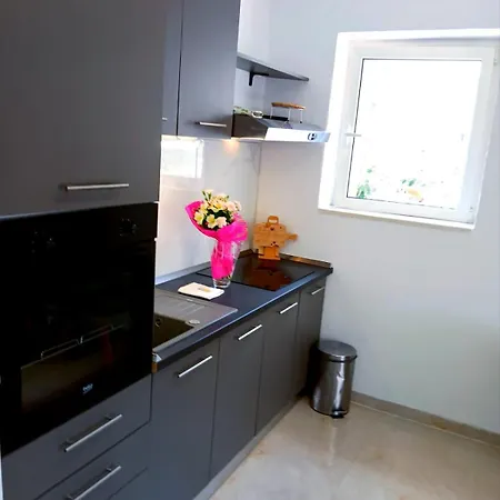 Kike Apartment *